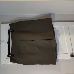 Lands'end. Green Active relaxed shorts. L(P)